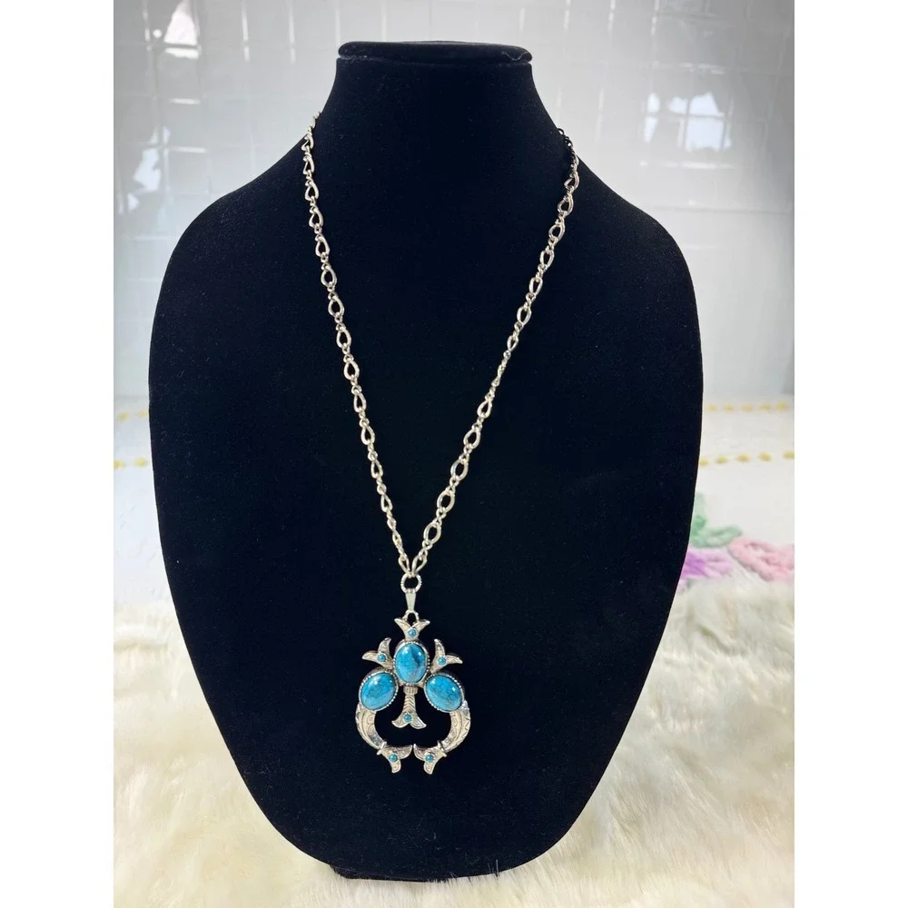 Turquoise‎ vtg Gemstone Southwestern Style Pendant Necklace Silver Tone